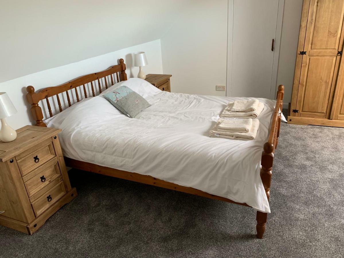 18 Cross Skigesrta Road * Swainbost